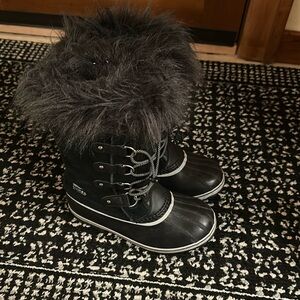 Sorel boots size 5